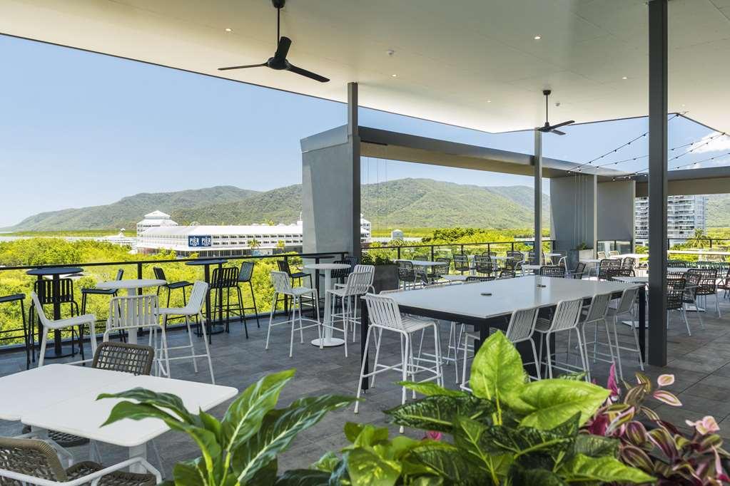 Oaks Cairns Hotel Restaurant foto